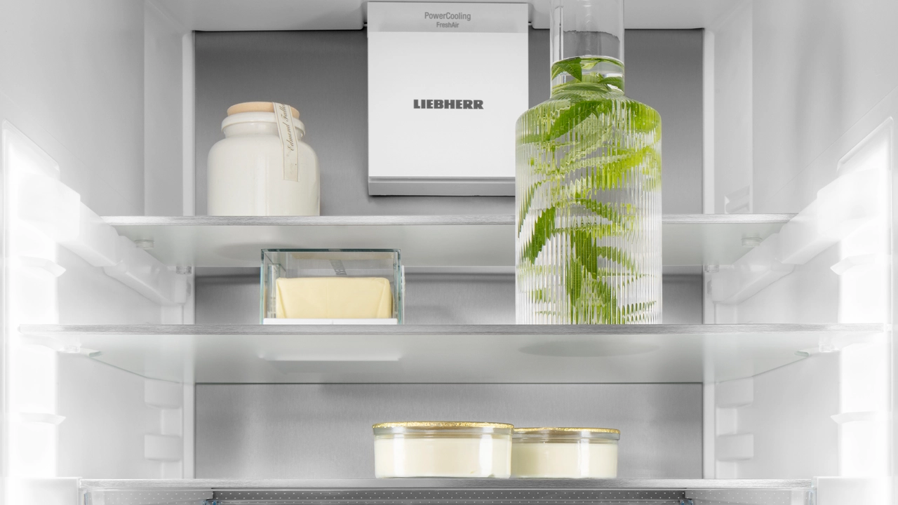 ICNh 5133 Plus NoFrost EasyFresh & NoFrost搭載一体型冷蔵/冷凍庫